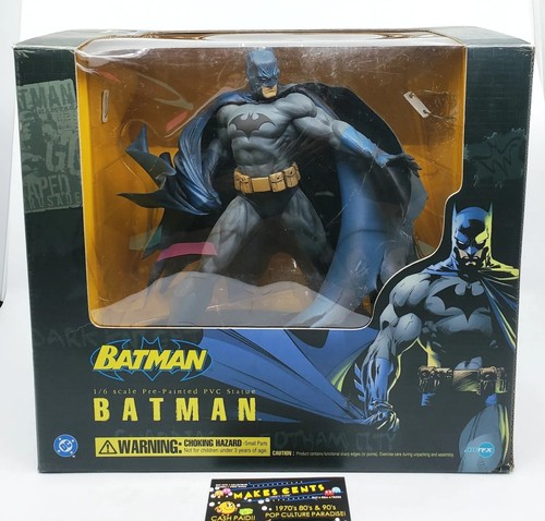 BATMAN 1/6 Scale PVC Statue - Kotobukiya - Grey & Blue BATMAN 1/6 Scale PVC Statue - Kotobukiya - Grey & Blue