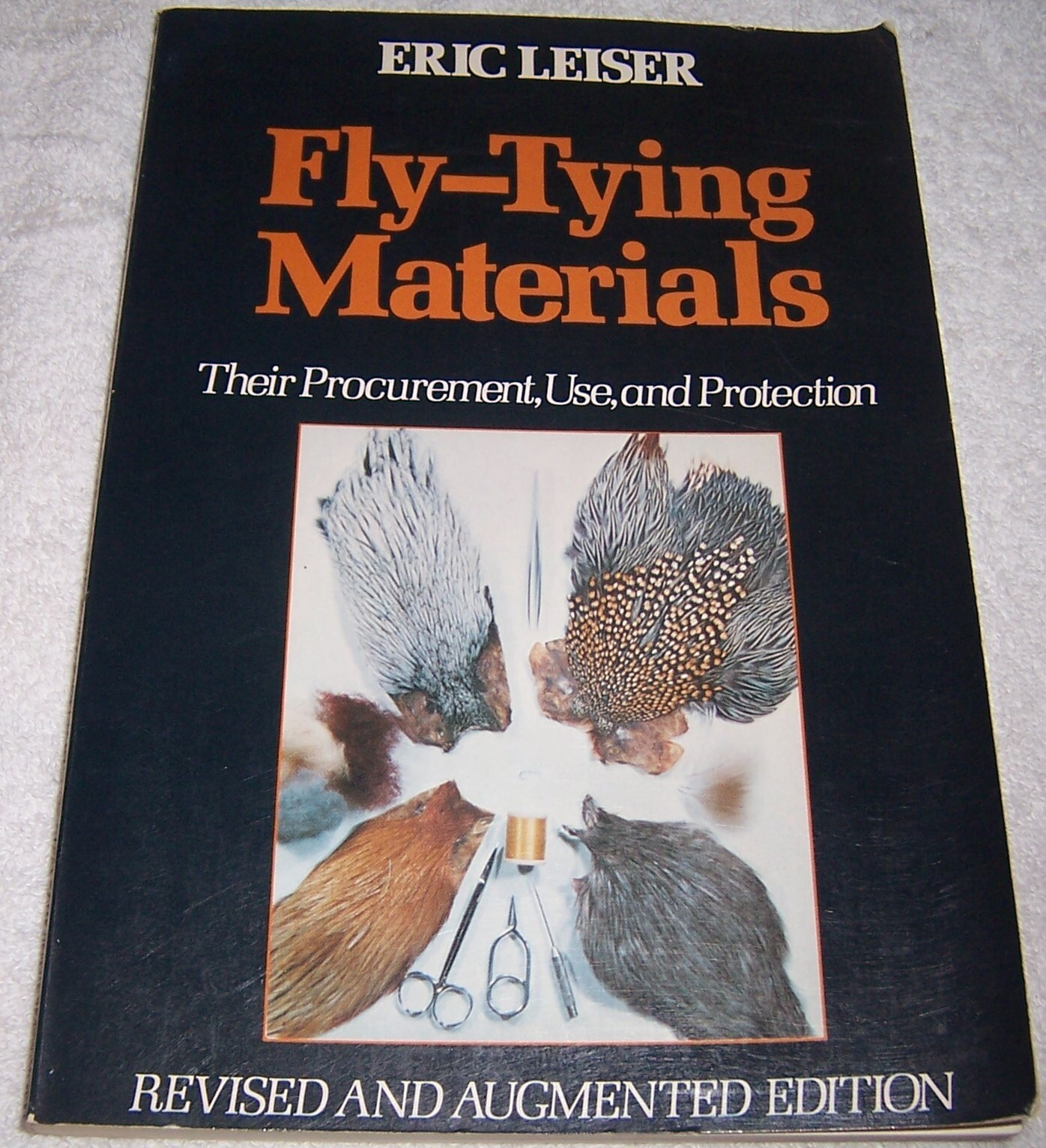 洋書 Fly-Tying Materials by Eric Leiser Fly-Tying Materials: Leiser, Eric: 9780832903335: Amazon.com