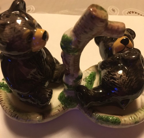 Salt & Pepper Shakers....2 Bears With Tree