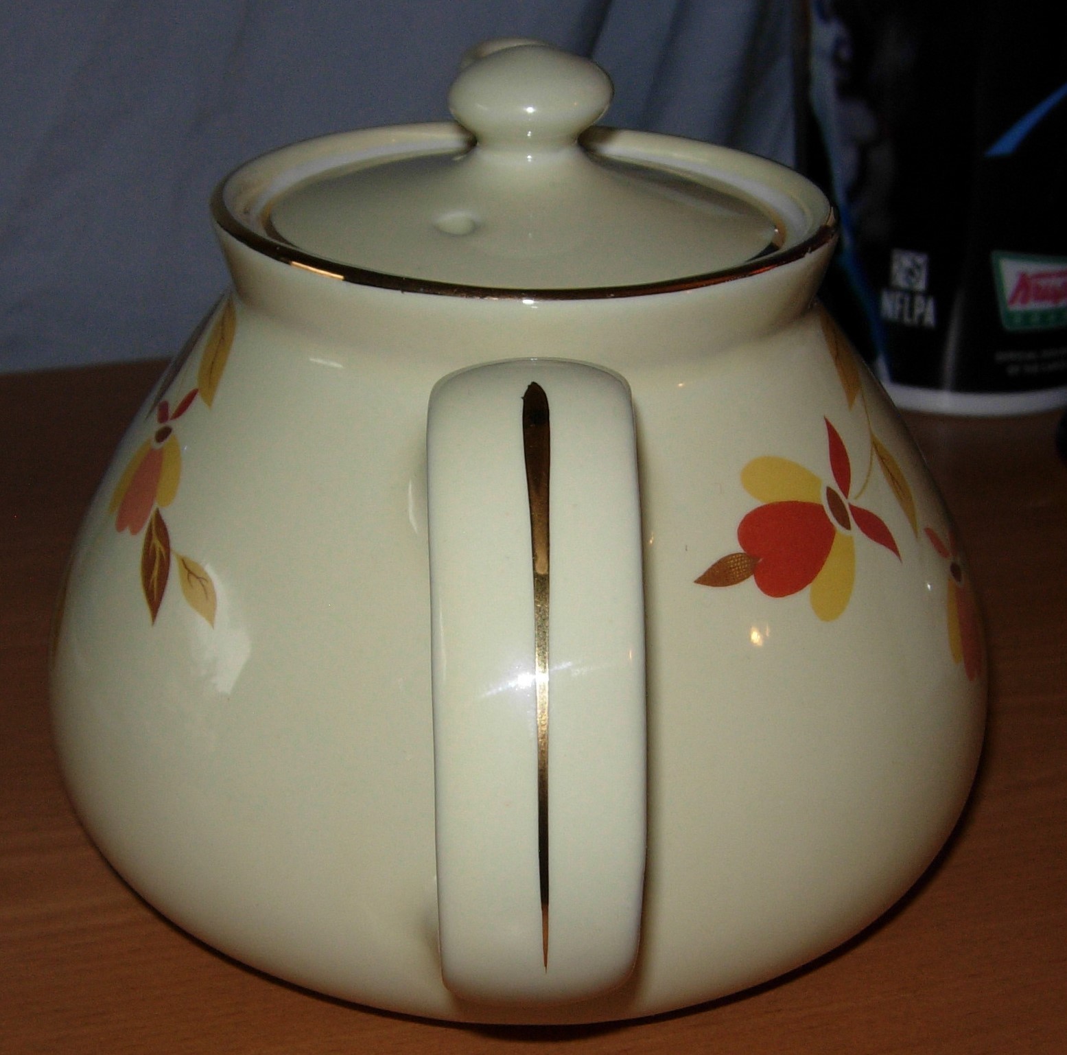 1 - 4 CUP MINI NEW YORK TEAPOT AND LID IN AUTUMN LEAF BY HALL - AUTUMN LEAF CLUB