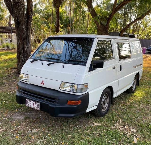 2006 mitsubishi express