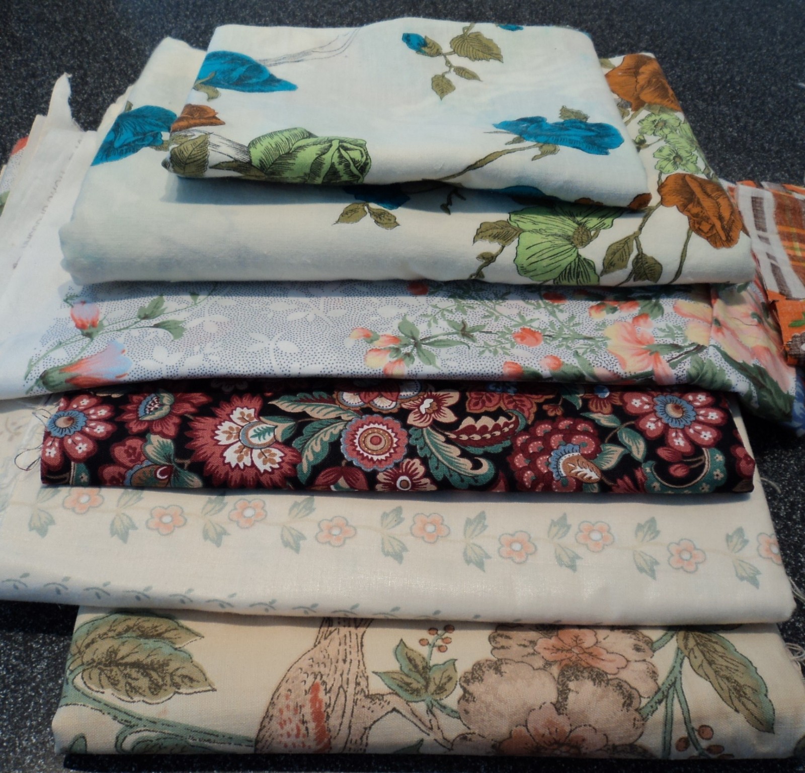 Vintage  Fabric  Quilt  Flower  Pattern  12 p