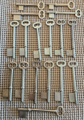 Lot of 17 Uncut Vintage Skeleton Keys
