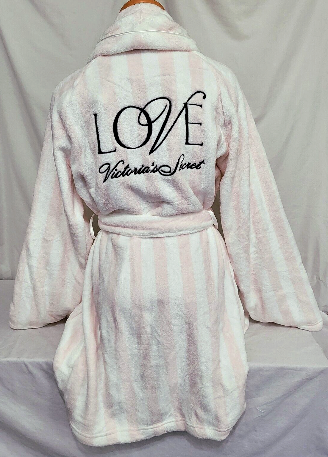 Victorias Secret The Cozy MONOGRAM PLUSH LOGO ROBE SUPER