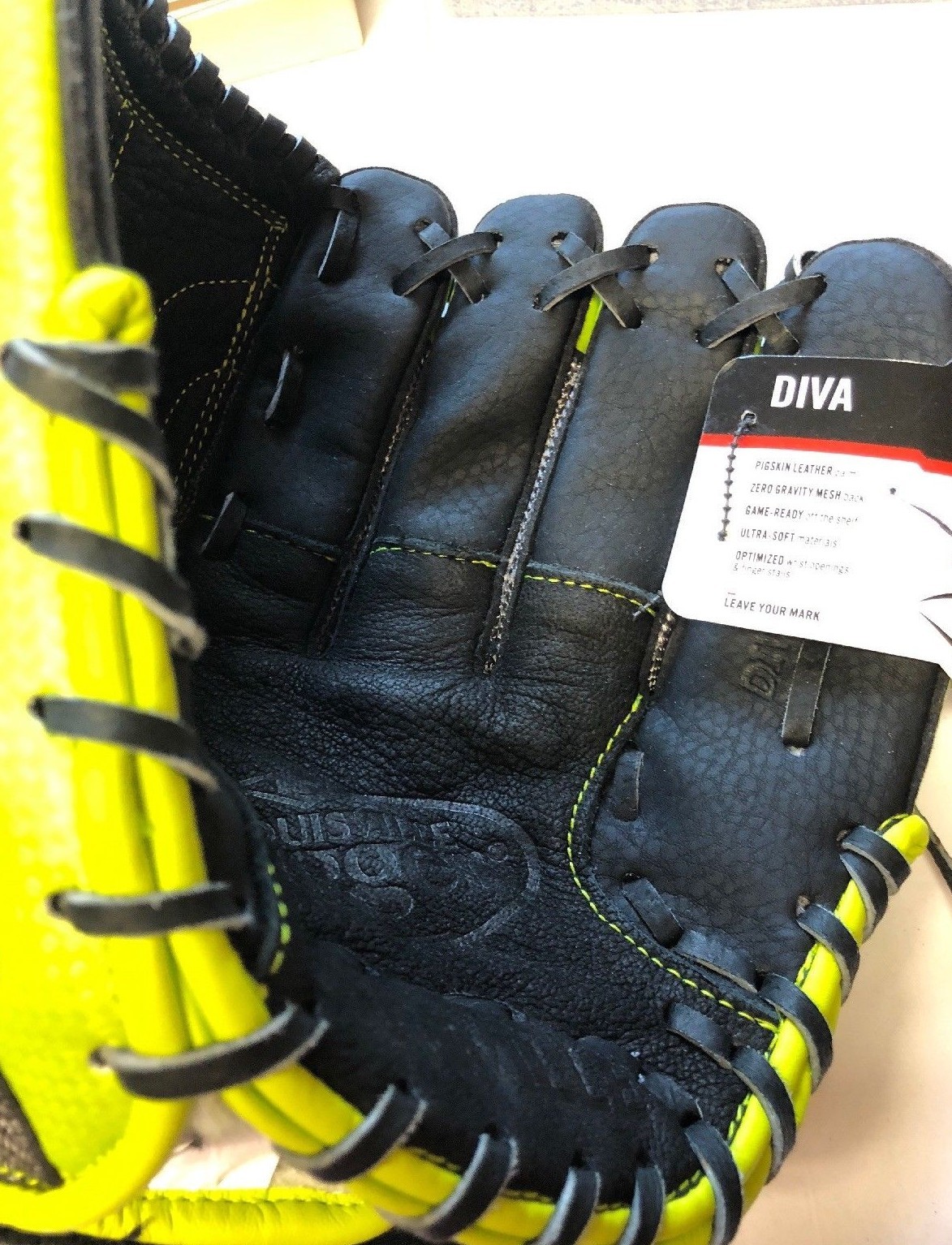 Louisville Slugger Diva Series 11.5