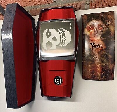 The Misfits Box Set - Coffin Box - Complete (CD, 4 Disc)の The Misfits Box Set - Coffin Box - Complete (CD, 4 Disc)の