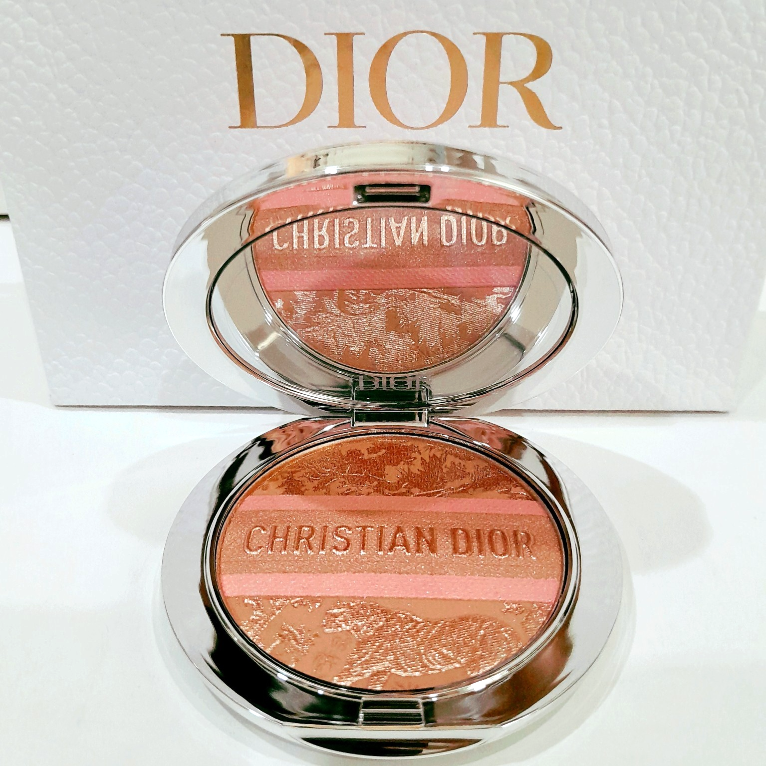フェイスカラー Dior Forever Nude Bronze - large-format Forever Nude Bronze Large Size: Powder Bronzer in Matte | Dior