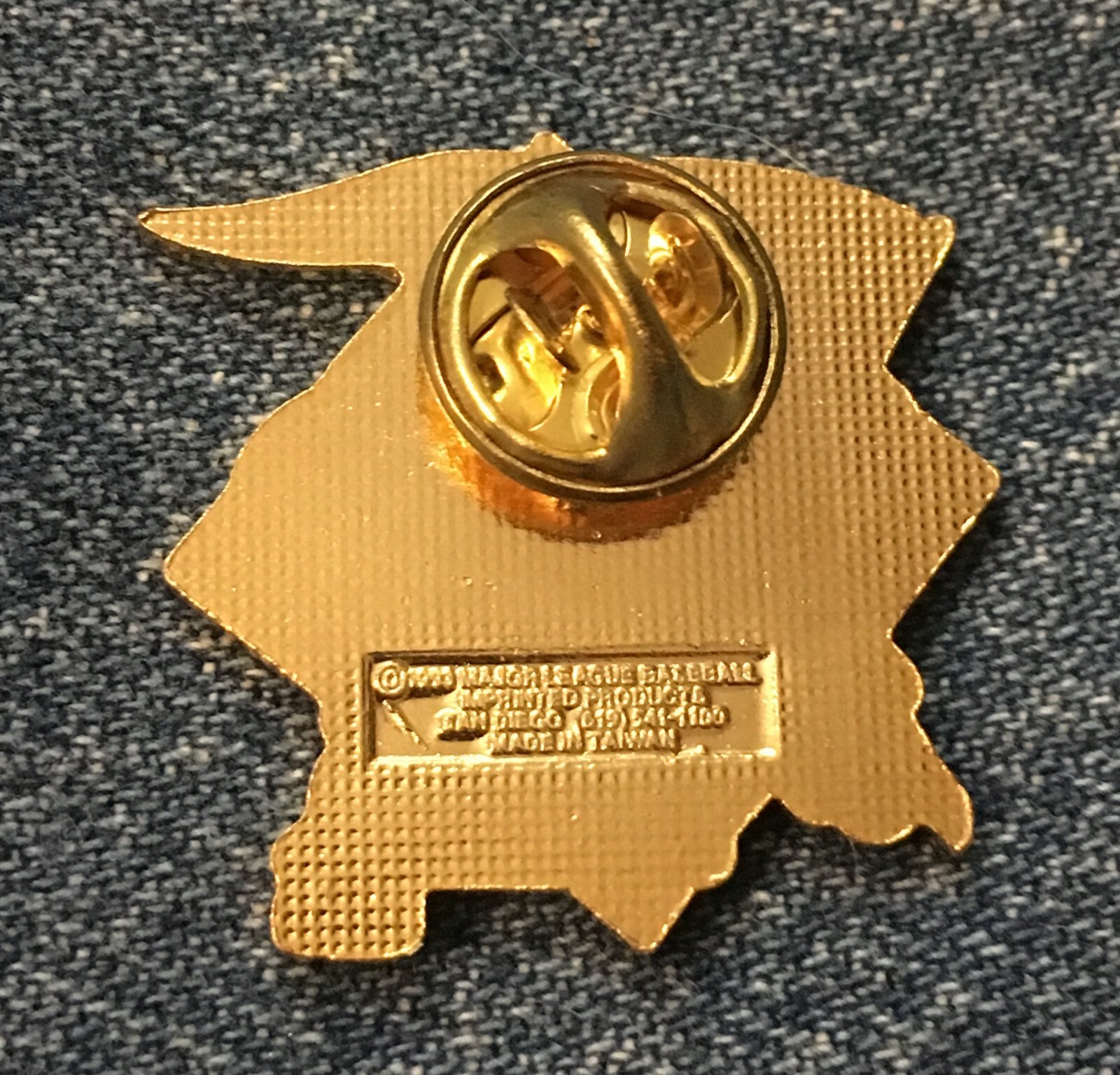 Braves Baseball Pin ~ MLB ~ Atlanta Fulton County Stadium