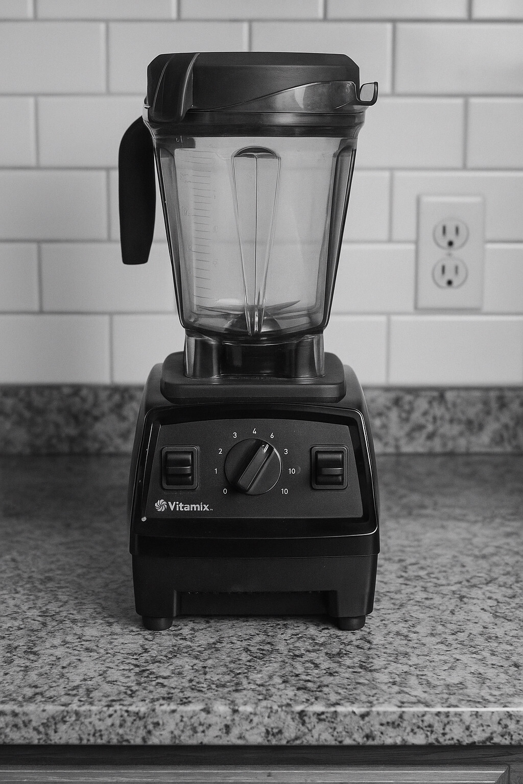 Vitamix - 【新品】Vitamix E320 Explorian Blender Amazon.com: Vitamix E320 Explorian Blender Black, 64 oz