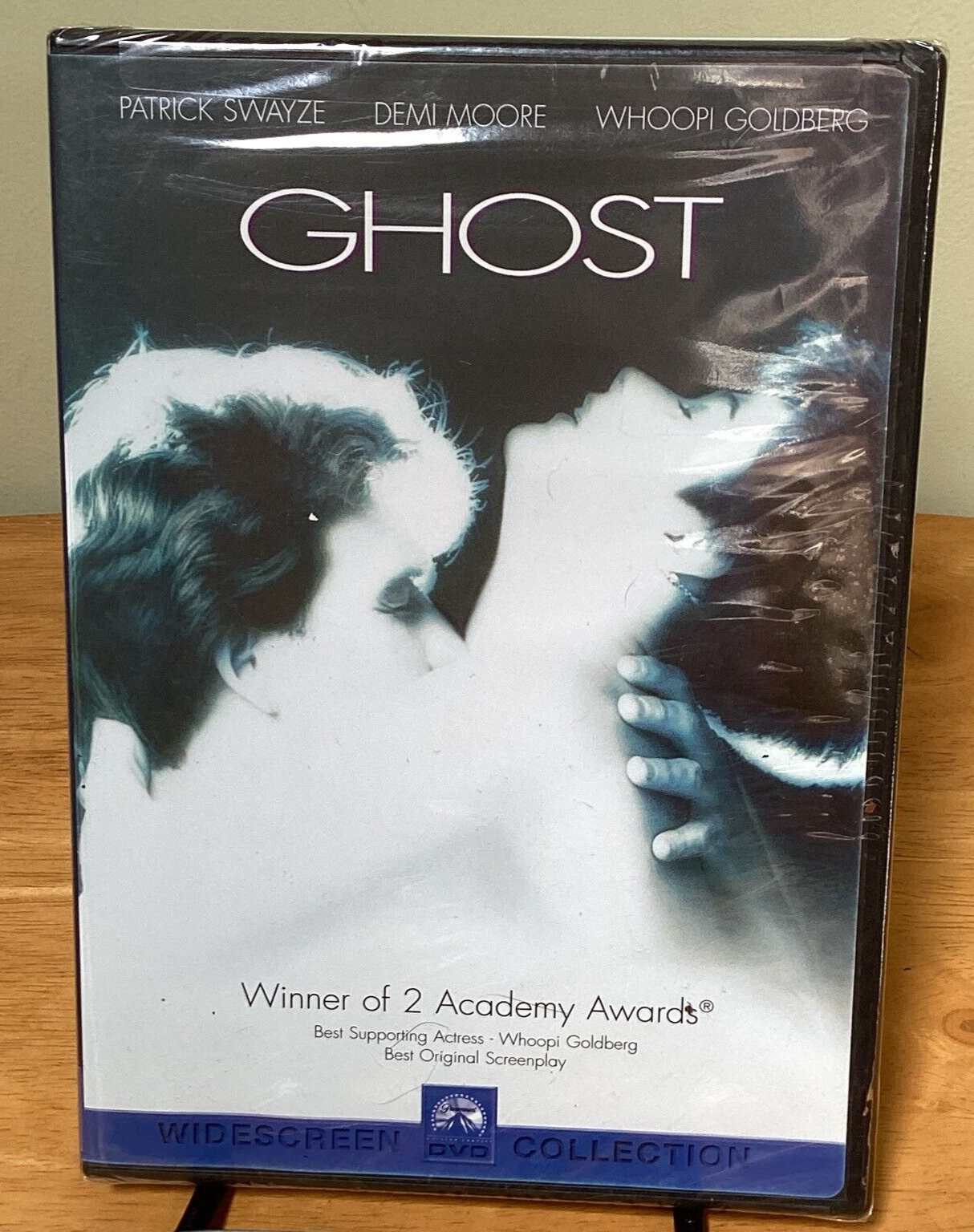 Ghost DVD 1990 New & Sealed Tracked Postage Patrick Swayze