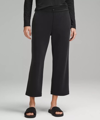 【新品・未使用】lululemon｜Softstreme ｜クロップパンツ Softstreme ハイライズ ストレートレッグクロップパンツ