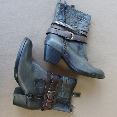 Earth Grey Brown Crinkle Leather Women s Zip Up Heeled Ankle Boots Size 9 B
