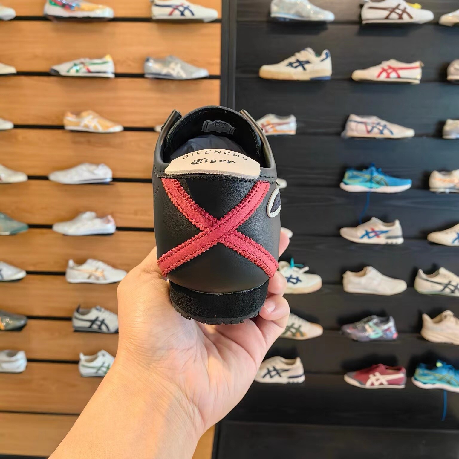 Pre-owned Onitsuka Tiger X Givenchy Serial Unisex Sneakers W/box In Black