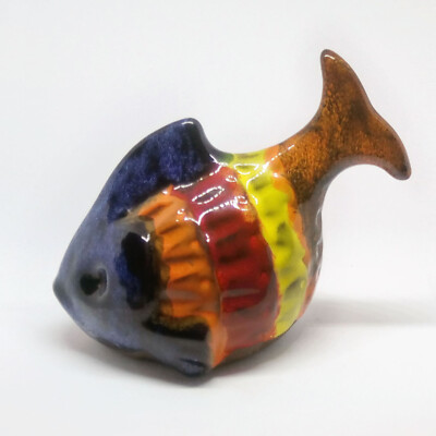 colorful-glazed-ceramic-fish-bunt-glasierte-keramische-fische