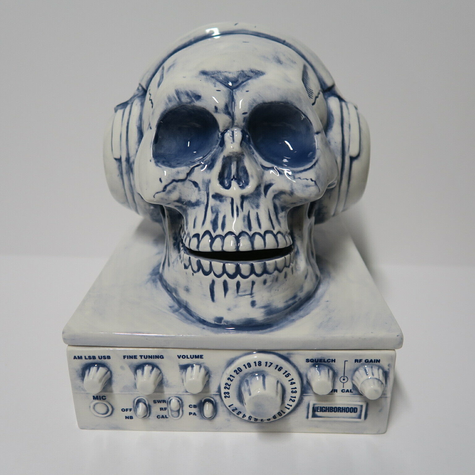 NEW RARE 2019 NEIGHBORHOOD BOOZE RADIO / CE-INCENSE CHAMBER NEW RARE 2019 NEIGHBORHOOD BOOZE RADIO / CE-INCENSE CHAMBER