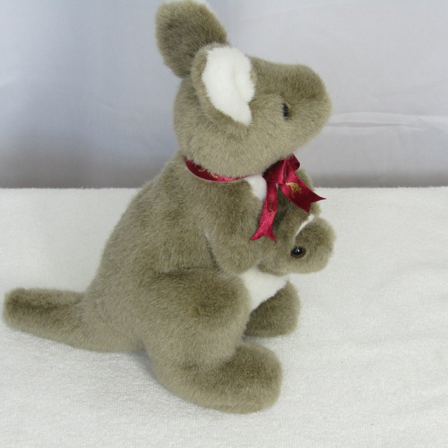 Uni Toys Australian Kangaroo With Baby Joey 11