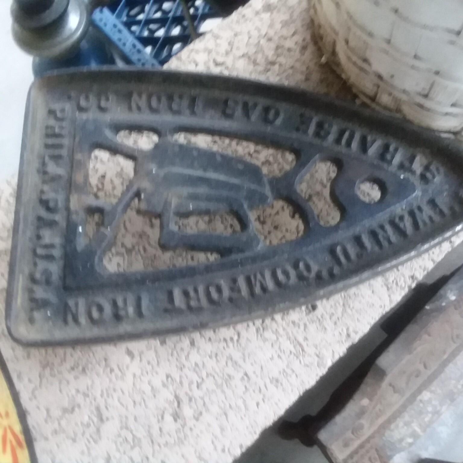 SO CUTE.......CIRCA 1910 - 1920 CAST IRON SAD IRON WITH COOLING STAND.....HAND P