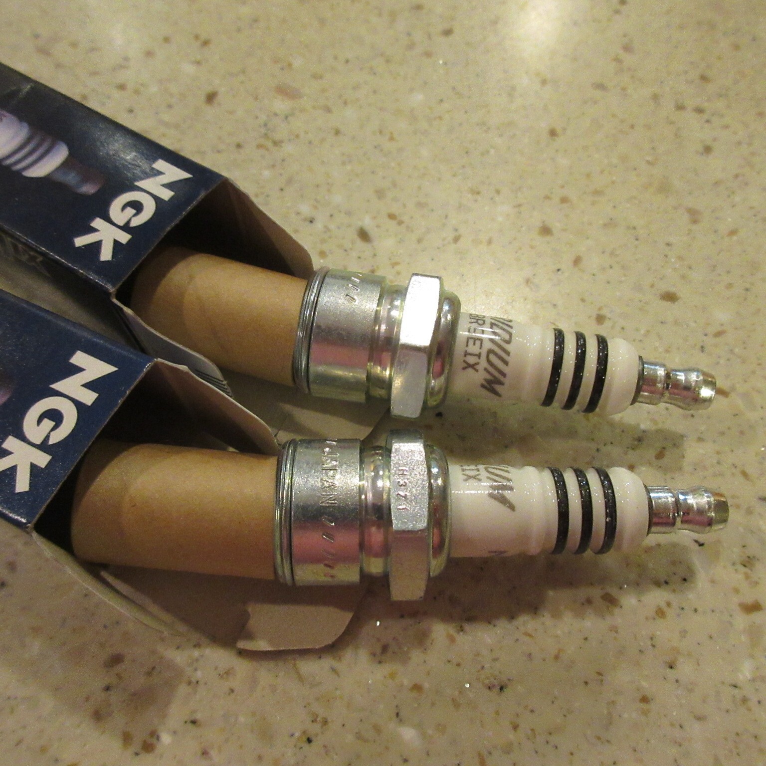 2 Ct NGK Iridium IX Spark Plug BR9EIX 3981 XF ZR MX-Z Ski