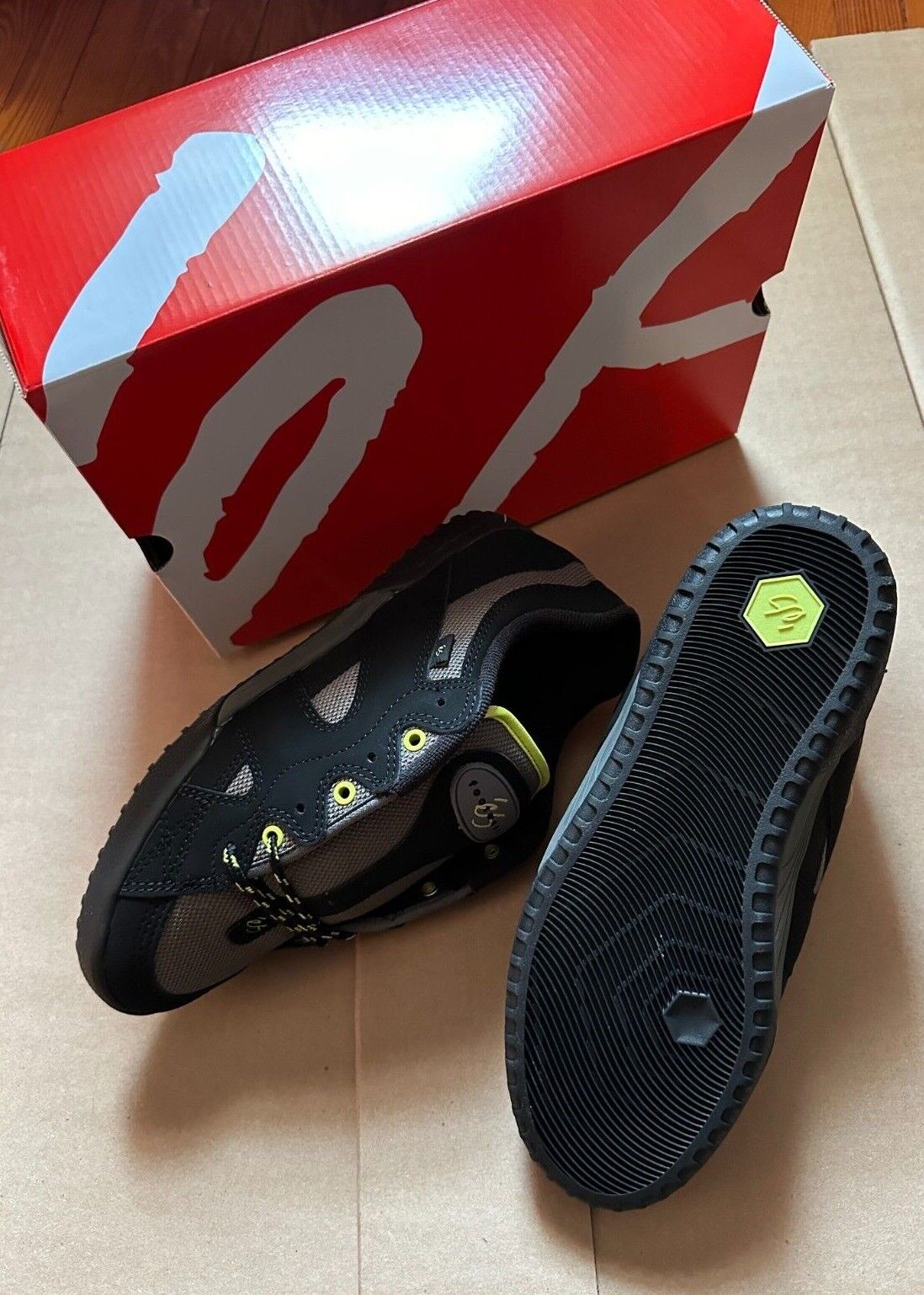 Es Footwear One Nine 7 Skate Shoes Sneakers Black / Lime Es Footwear One Nine 7 Skate Shoes Sneakers Black / Lime