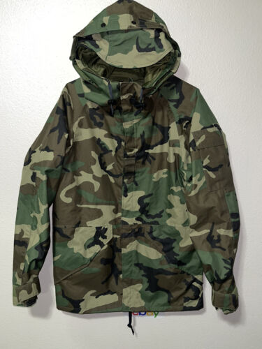 US ARMY Extreme Cold Weather Parka GORE TEX, Camo, Small-Long, Jacket Coat J-194 US ARMY Extreme Cold Weather Parka GORE TEX, Camo, Small-Long, Jacket Coat J-194