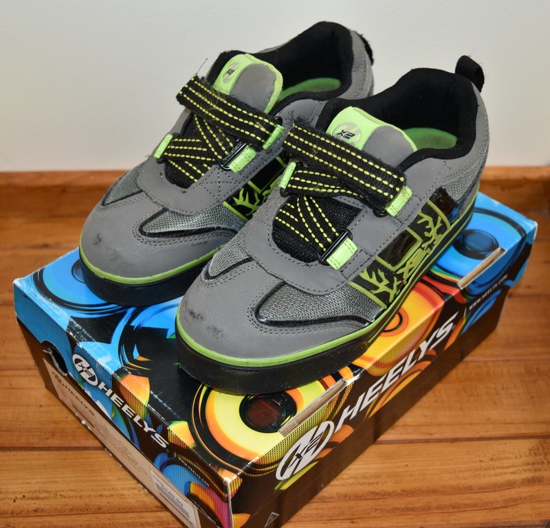 HEELYS Bolt Light Up Double Wheel Skate Shoes Size US