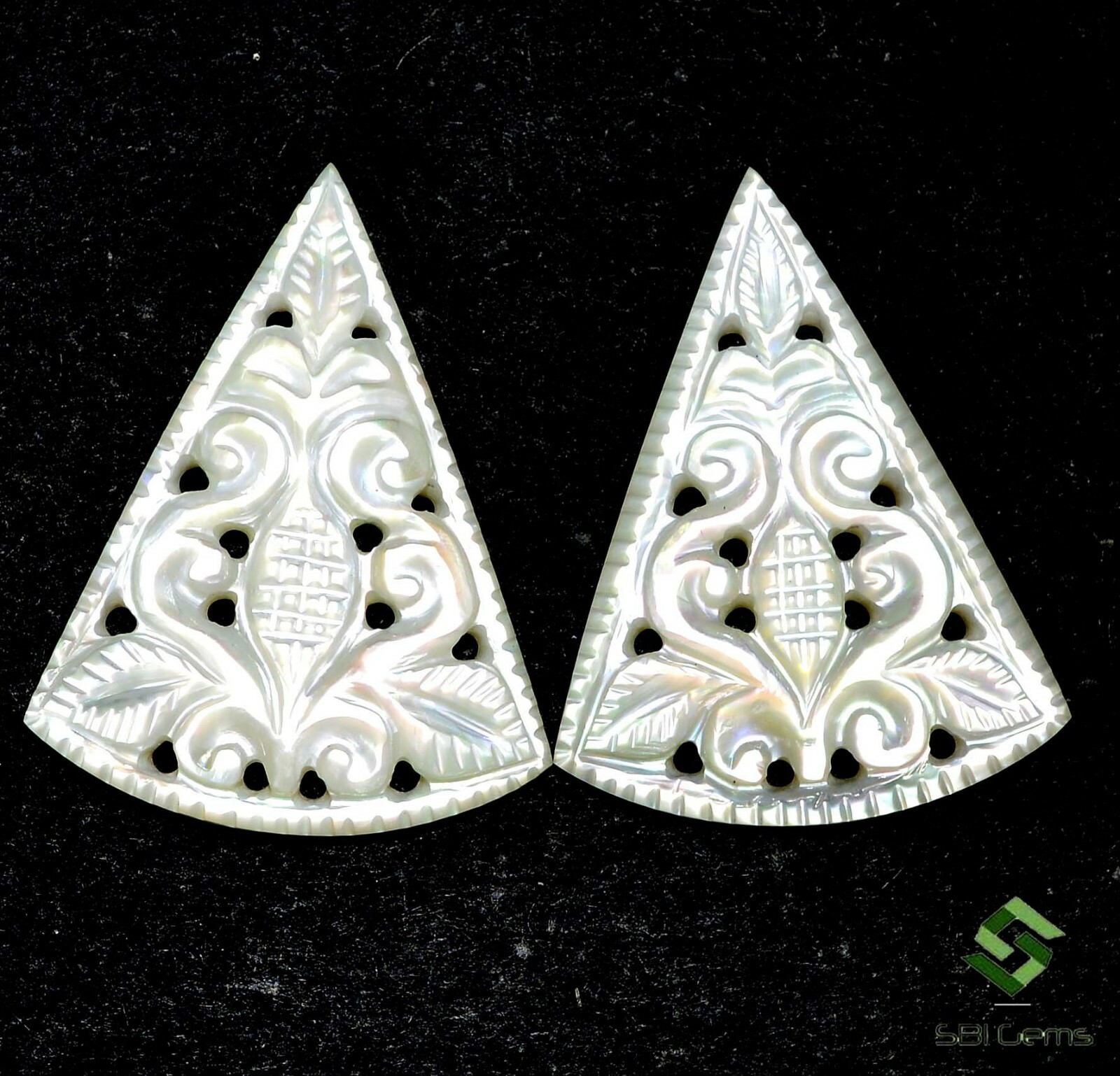 26.27 Cts Natural Mother Of Pearl Hand Made Carving Pair