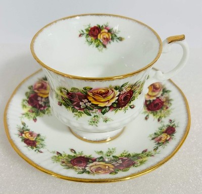 Elizabethan English Garden Teacup Saucer Bone China Roses Gold