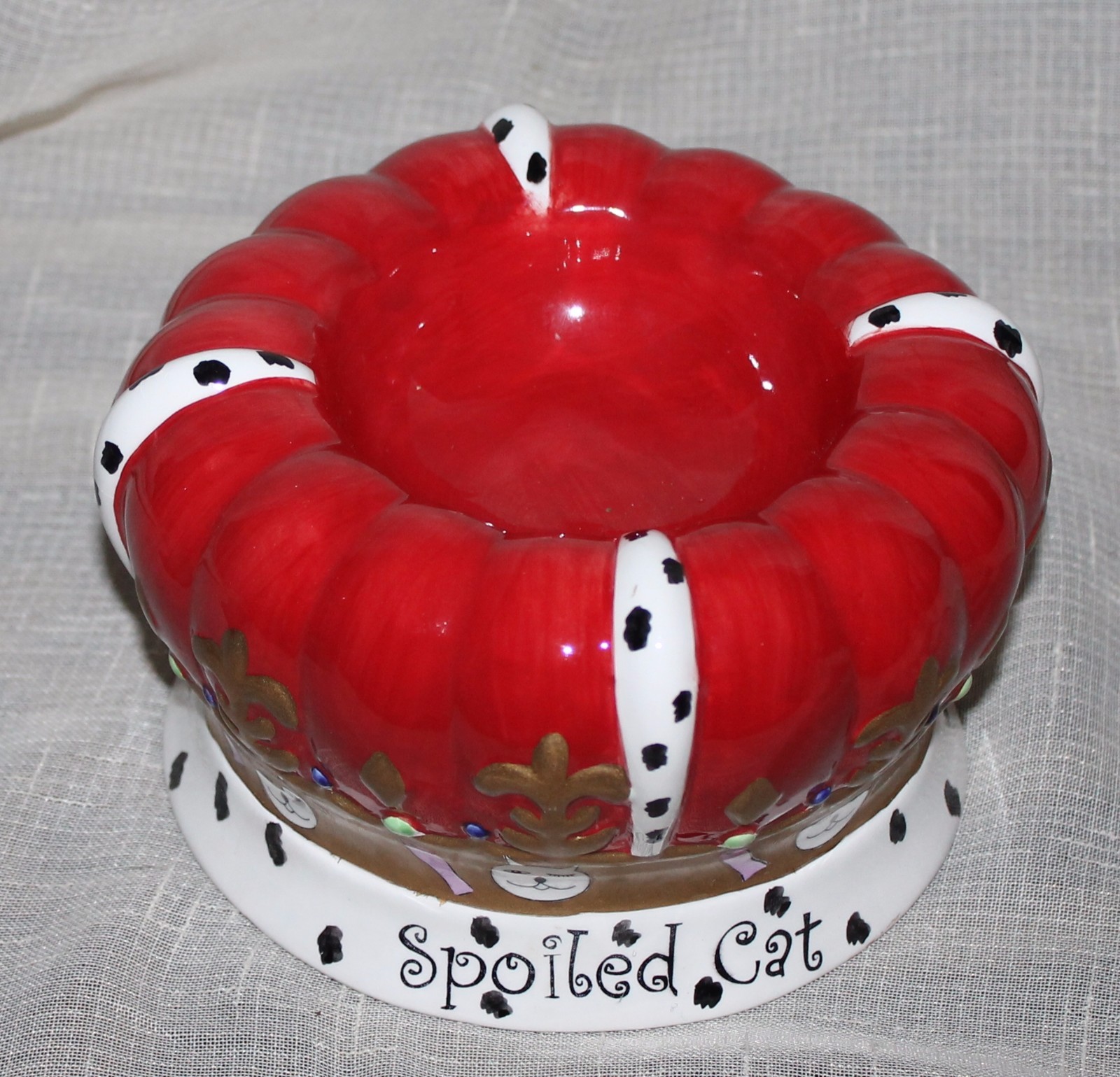 Ceramic Crown Shaped novelty Cat Dish Ms Attitude/Spoiled Cat NEW #1236