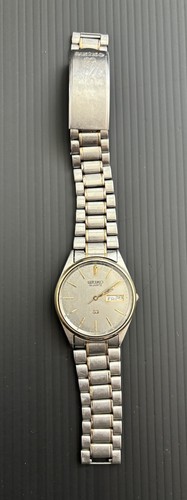 Vintage Seiko Watch Men Silver Tone Day Date 34mm 8123-8009