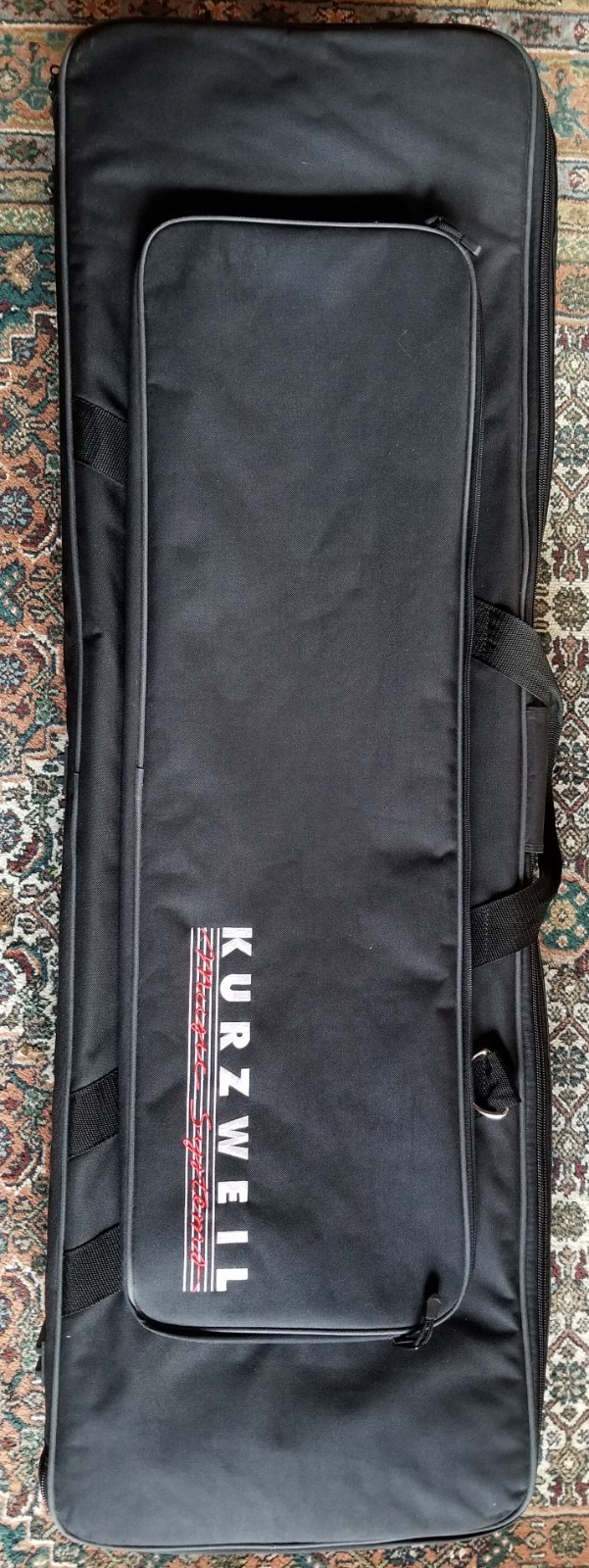 Kurzweil PC3LE7 76 note keyboard synthesizer pedal soft case excellent condition