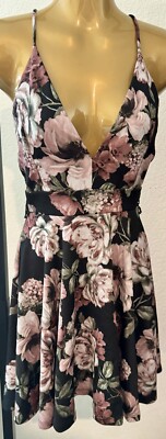 Windsor Skater Mini Floral dress deep V lace back with cutout size S