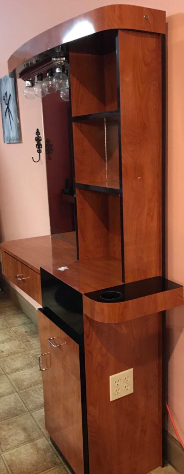 Barber/Beauty Salon Spa Mirrors Station Hair Styling Stations 4 of them.