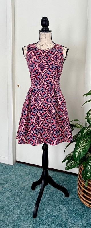 FOREVER 21 Women’s S Sleeveless Geometric Fit & Flare Dress Multicolor