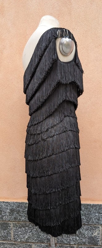 SHIMMY & SHAKE VINTAGE 1960'S CEIL CHAPMAN LOOP FRINGE ONE