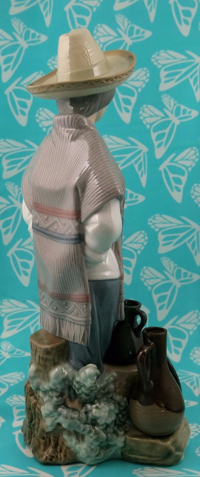 Lladro # 5080 ~ CERAMIC SELLER ~ AKA South of the Border