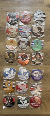 1982/83 USFL  Team Logo 3  Pin-back Buttons Lot Of 21 Teams NFL, AFL