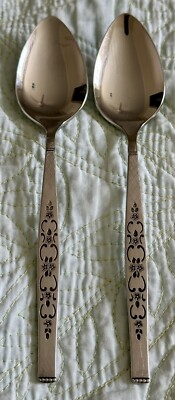 WM Rogers Premier Oneida SPANADA Stainless 2 Teaspoons  Flatware Spoons