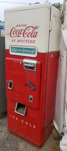 RARE  Original 1955 Coca Cola Machine WC-96T (White Top and Ice Cold Embossed!)