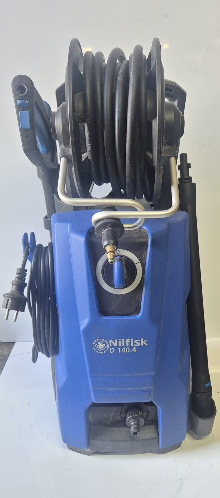 Nilfisk Hochdruckreiniger D 140.4 Schmutzreiniger Flächen und Terassenreiniger