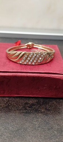 Foto dell'oggetto di un acquirente verificato