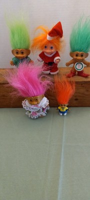 Lot of 5 assorted sizes TROLL dolls Russ, Russ Berrie, Korea all colors