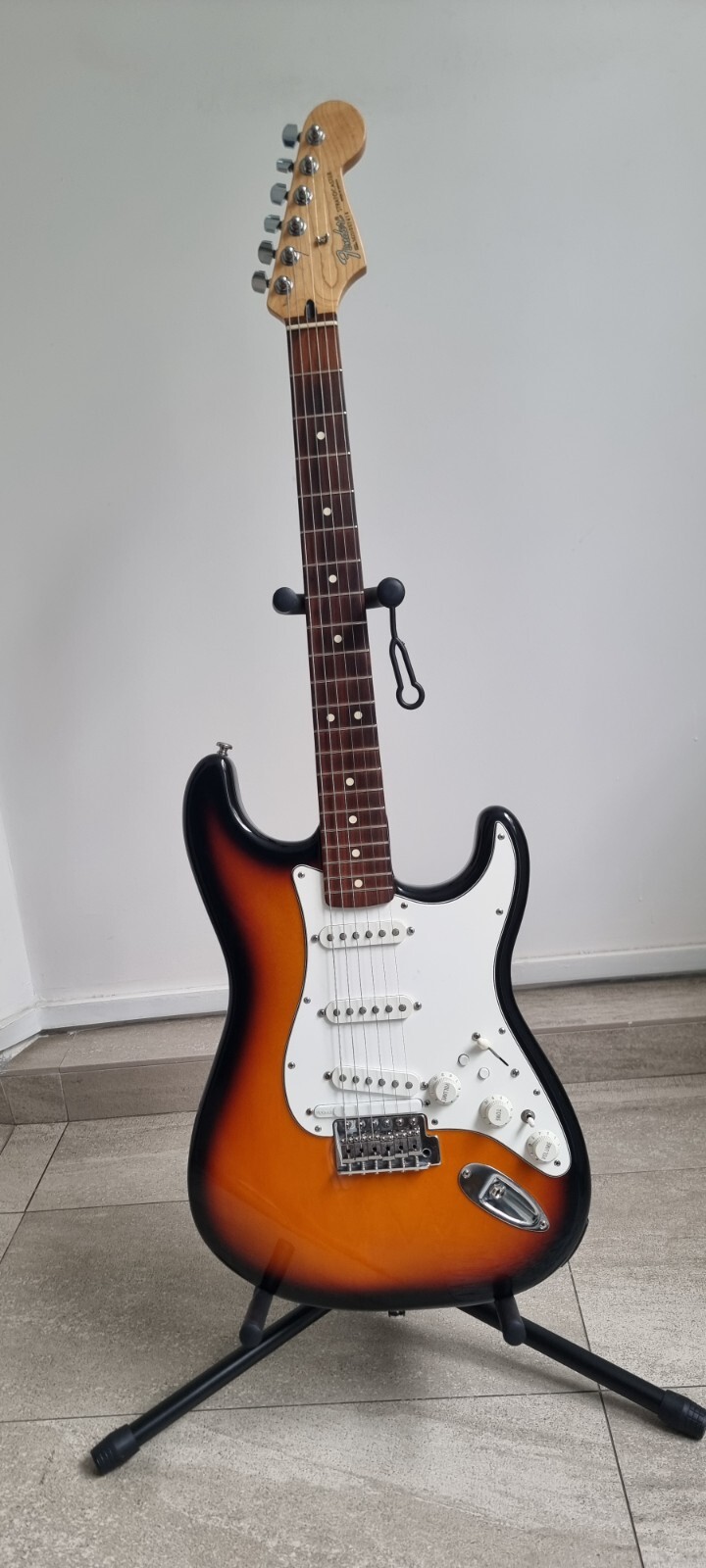 Fender Stratocaster Roland GC-1 Electric & Synth Guitar | eBay Fender Stratocaster Roland GC-1 Electric & Synth Guitar | eBay