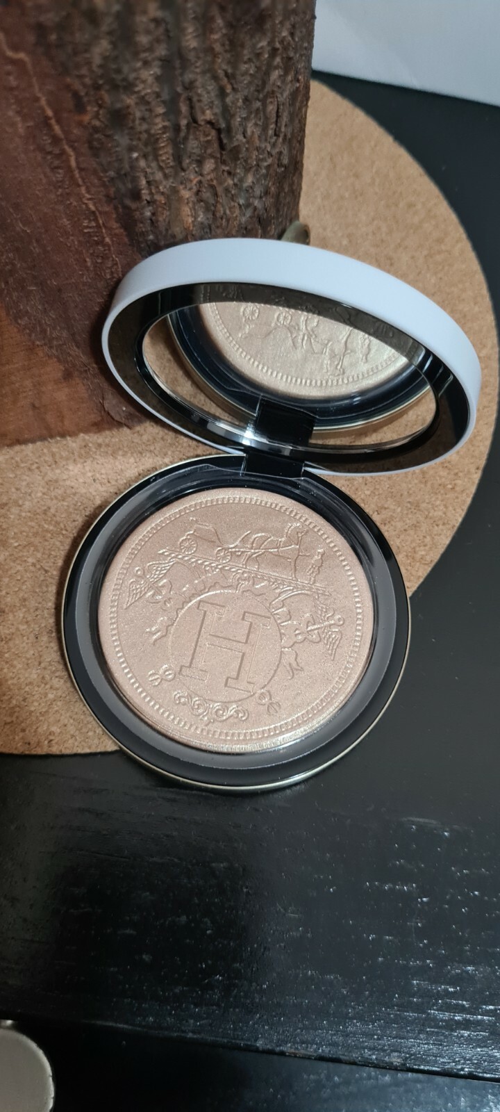 HERMES POUDRE D'ORFEVRE 01 PERMABRASS FACE AND EYES HERMES POUDRE D'ORFEVRE 01 PERMABRASS FACE AND EYES