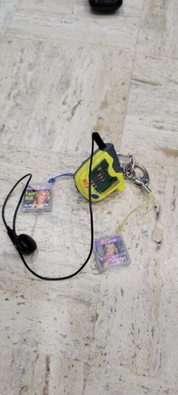 Tiger Hit Clips MP3 Music player, 2 Micro Hits Britney Spears,Faith Hill ,works