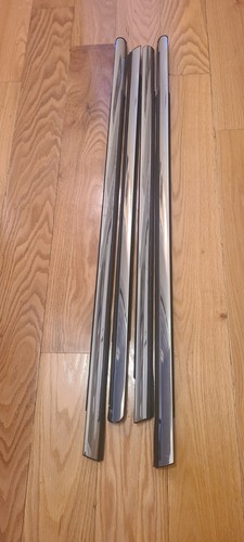 Costcogogo様　専用 05-10 CHRYSLER 300 300C WINDOW TRIM CHROME SWEEP BELT FELT