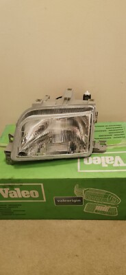 RENAULT CLIO L/H HEAD LIGHT UNIT 91 - 96 P/N RENAULT CLIO LEFT PASSENGER SIDE
