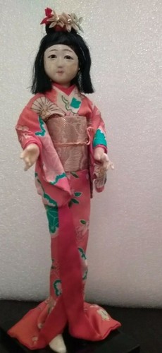 Antique japanese Geisha Doll. Early 1900's. 10.5 inch tall.