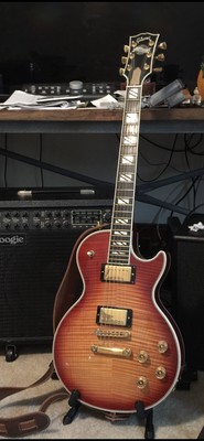 Electric Gibson Les Paul Supreme