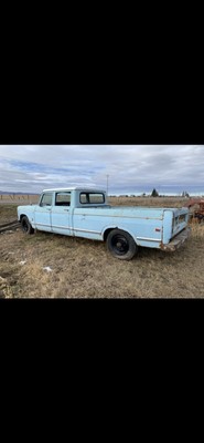 Owner 1975 International 1100D Blue RWD Automatic