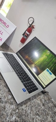 Foto dell'oggetto di un acquirente verificato